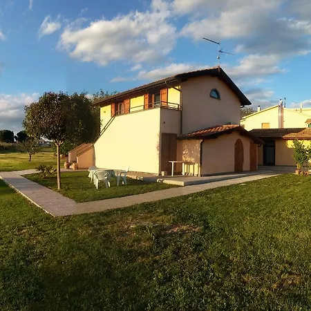 La Corte Alloggio per agriturismo *